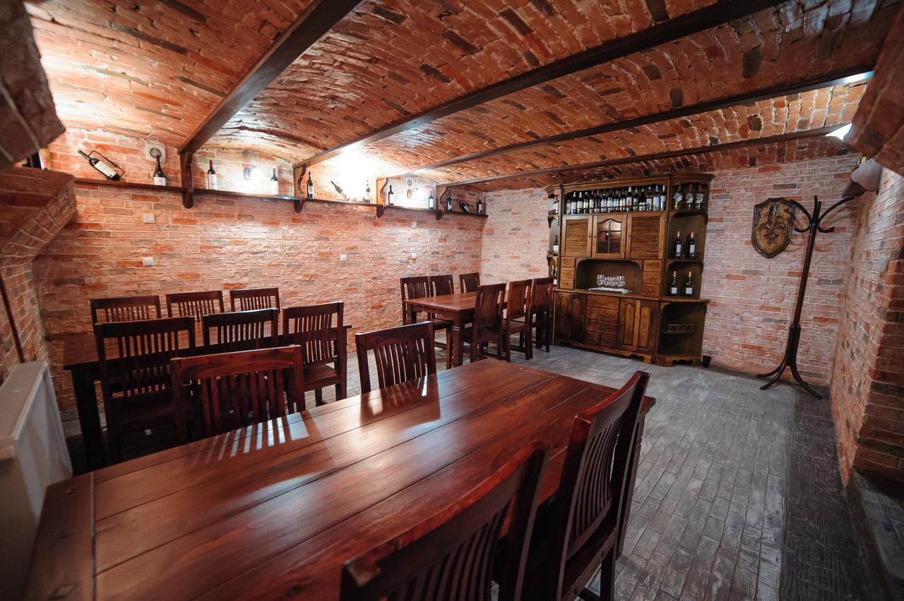 Hotel Gala Oradea Buitenkant foto