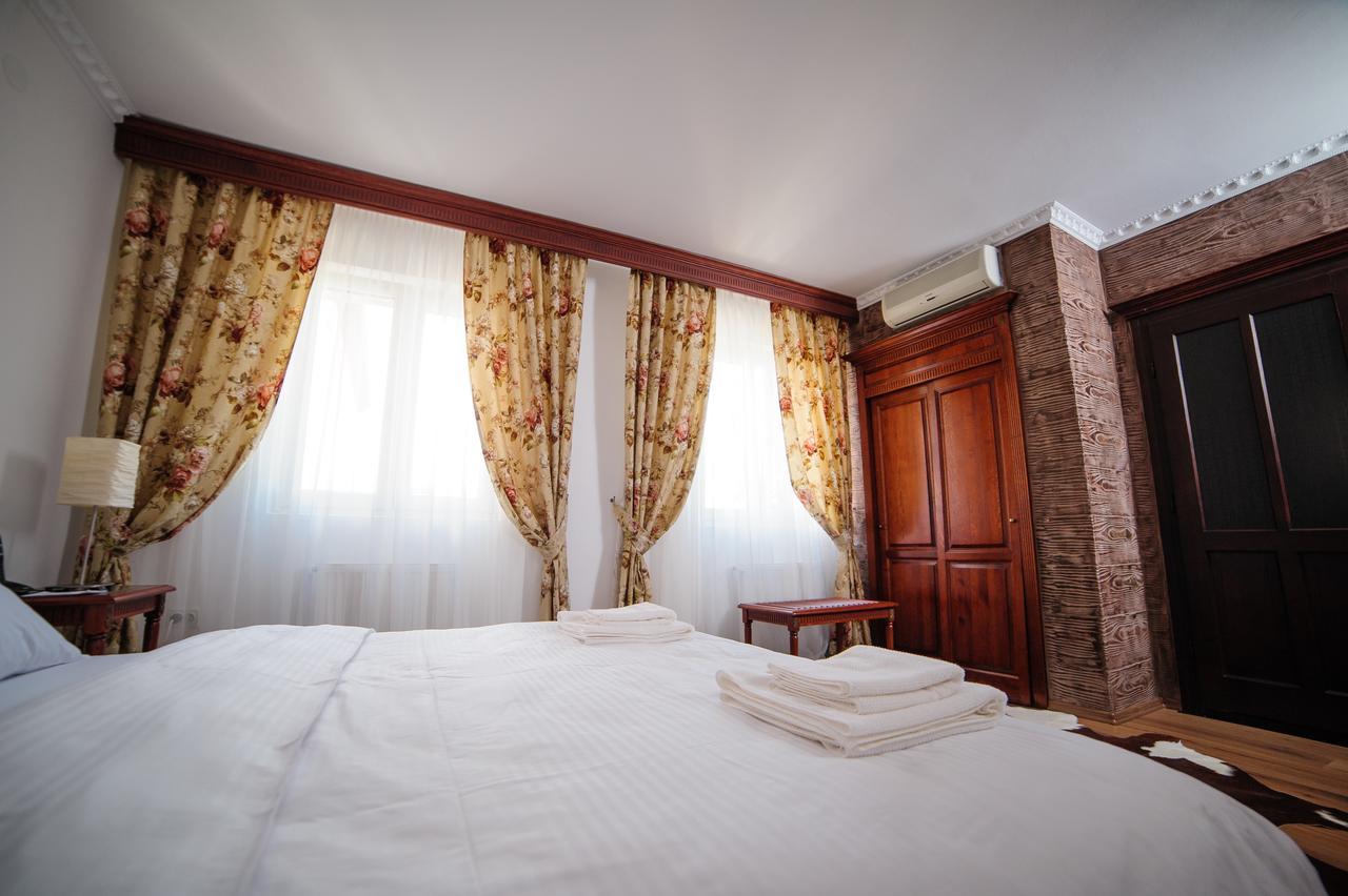 Hotel Gala Oradea Buitenkant foto